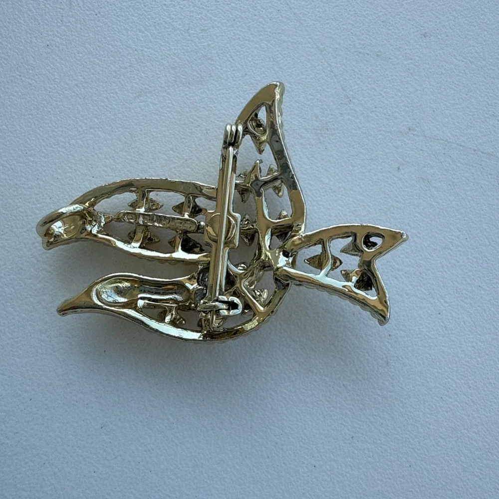Vintage Gerry's Peace Dove Brooch or Pendant 1.94